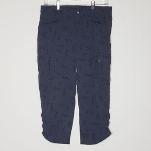 Eddie Bauer Gray Floral Stem Design Rouched Capris